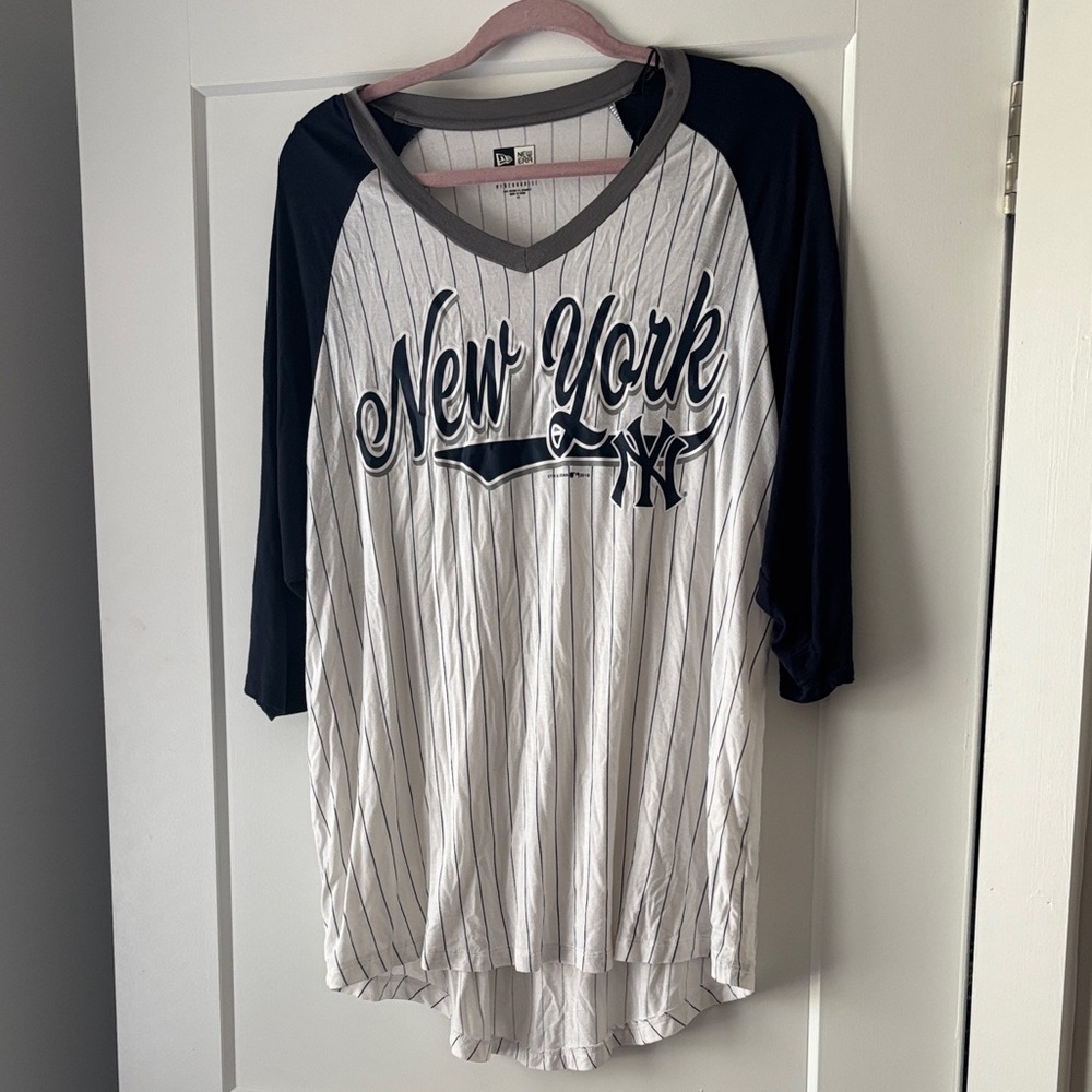 Yankees Pinstripe 3/4 Length Sleeve Tee
